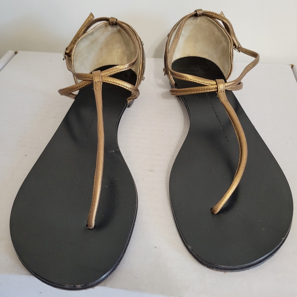 GIUSEPPE ZANOTTI Leather T-Strap Sandals - Picture 3 of 11
